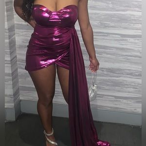 Strapless dress with train